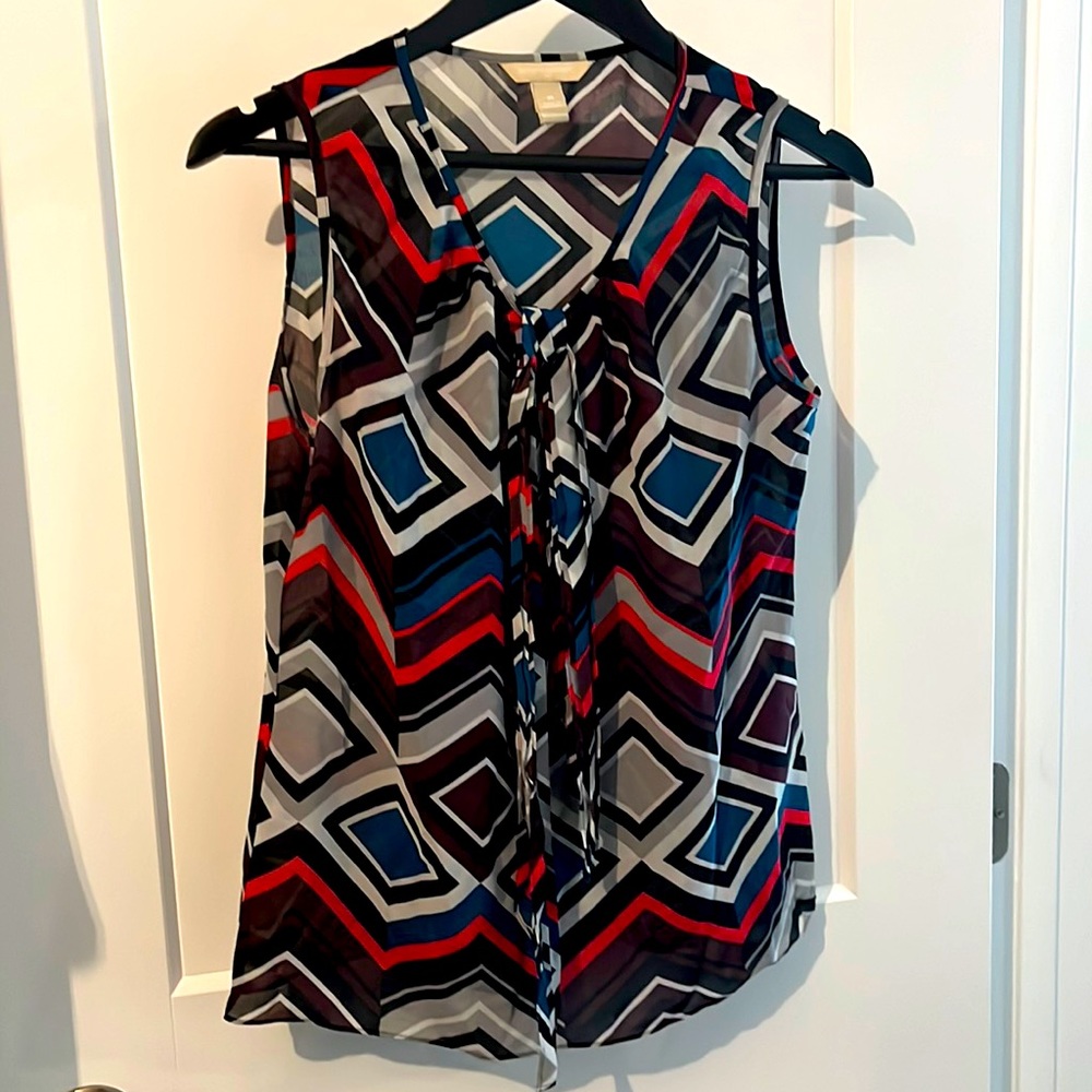 Medium, Banana Republic, sleeveless blouse.